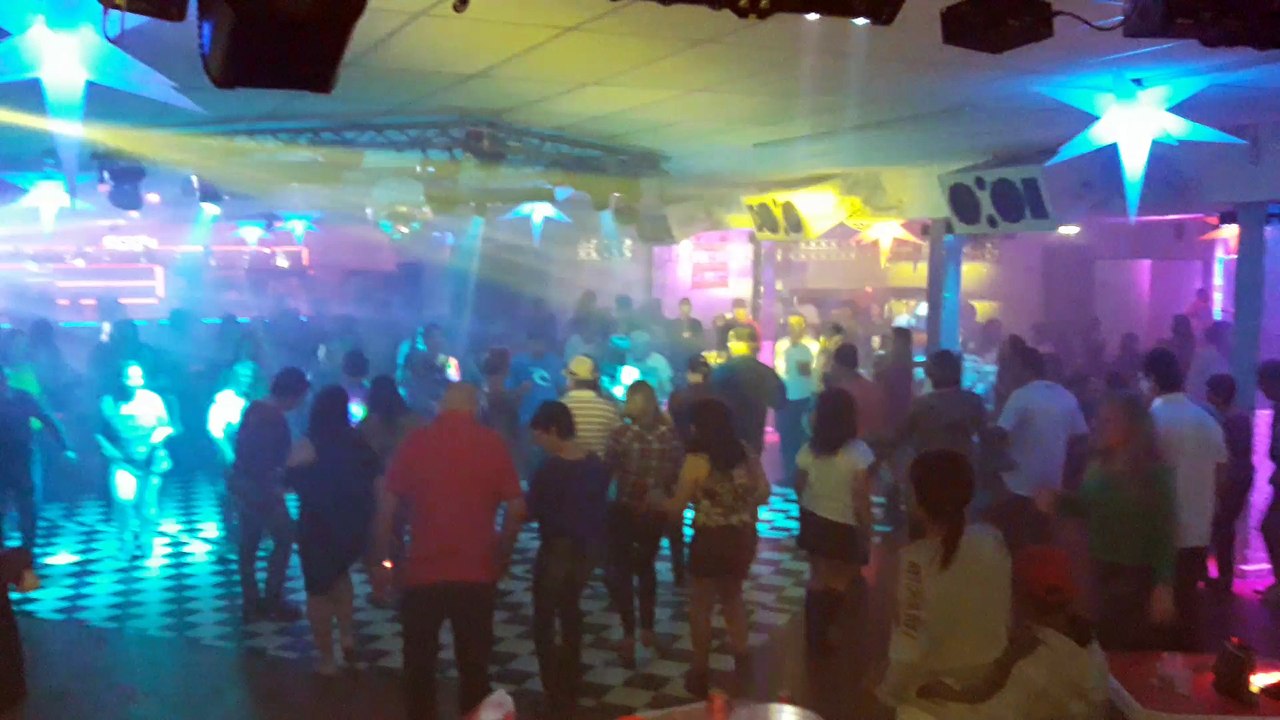 Leo Jaime - Nada Mudou ( baile do casqueiro )