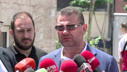 Télécharger la video: Mosdeklarimi i pasurisë, Tom Doshi paraqitet në Prokurori - Top Channel Albania - News - Lajme