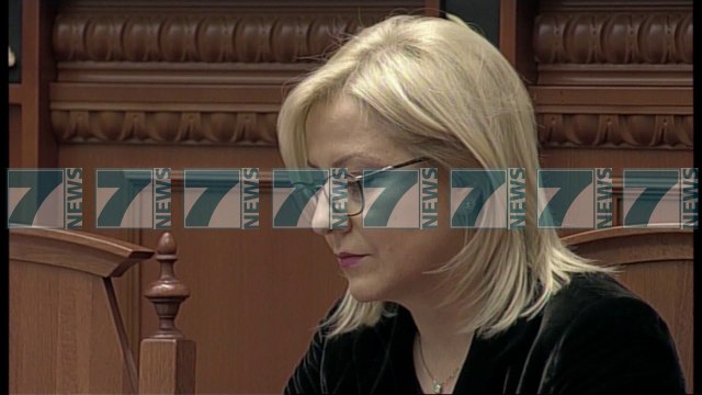 ISH MINISTRJA E ARSIMIT NIKOLLA PADIT BEN BLUSHIN PER SHPIFJE - News, Lajme - Kanali 11