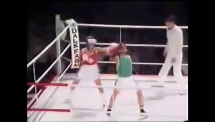 Wayne mccullough stops Arturo Gatti
