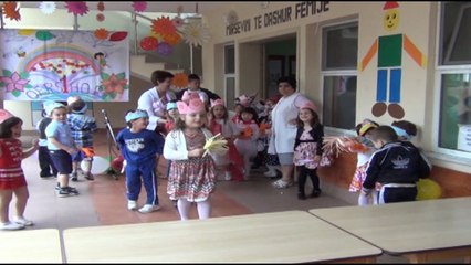 Report TV - Regjistrimi në çerdhe, prioritet fëmijët e grave kryefamiljare