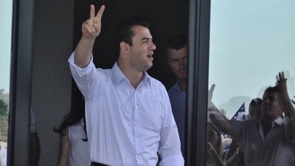 Report TV - Demokratët presin Bashën në Rinas pas fotos me Trump:Mora mbështetje