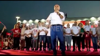 Mitingu në Tiranë - Shpërthimi i Metës: Rilindja shfarosi vlerat, Basha lider pa karakter