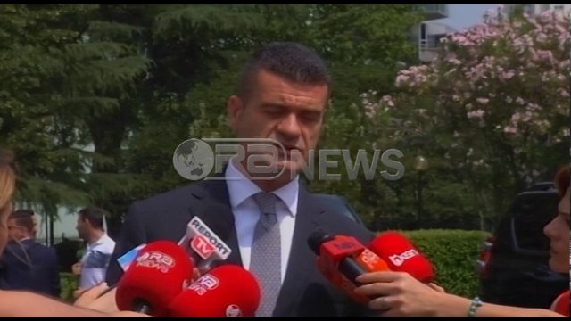 Ora News - Patozi paralajmëron Bashën: Legjenda e bashkëqeverisjes po dëmton PD