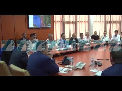 MINISTRI I BRENDSHEM DEMIRAJ TAKIM ME DREJTUES TE POLICISE - News, Lajme - Kanali 7