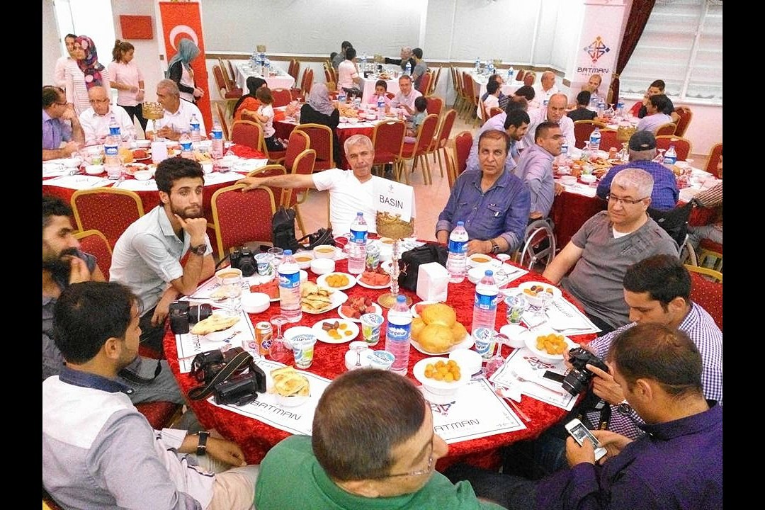 Cevat Sinet Kendimi İhbar Ediyorum