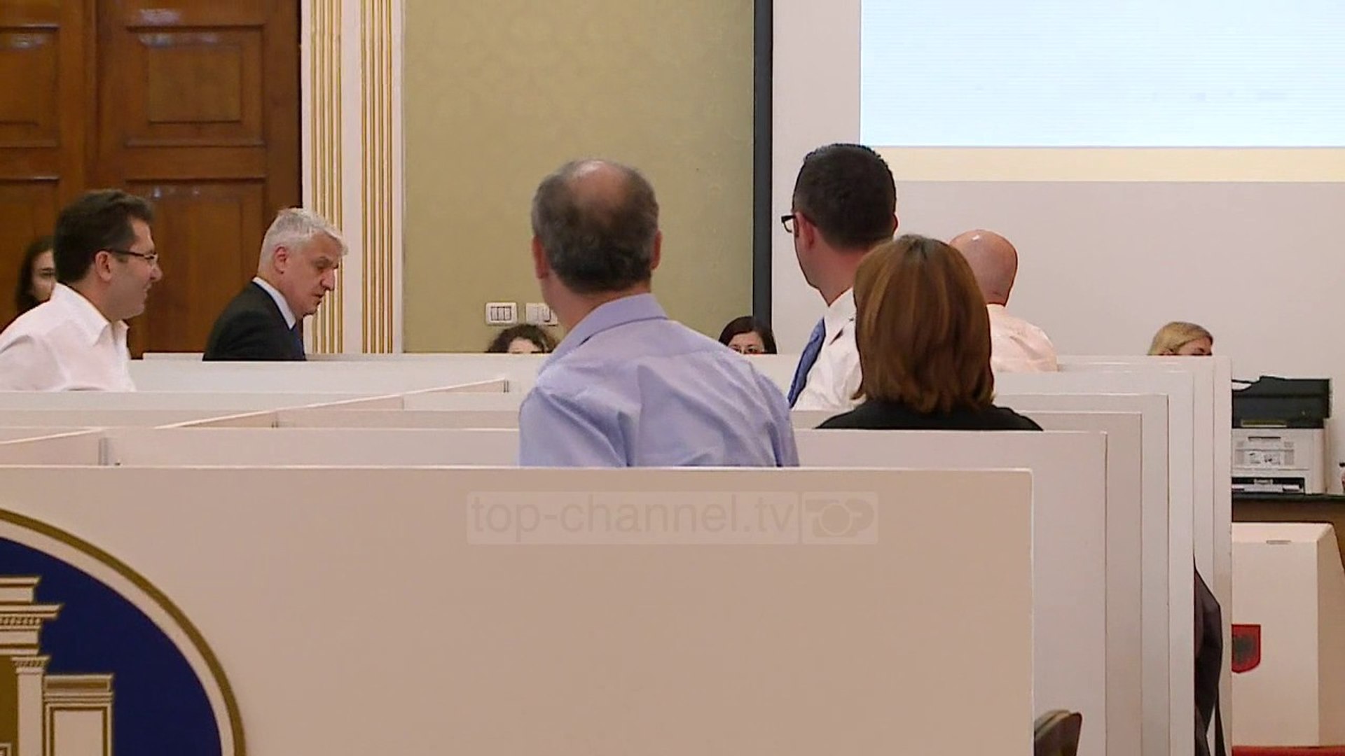 ⁣Vettingu u kry!  - Top Channel Albania - News - Lajme