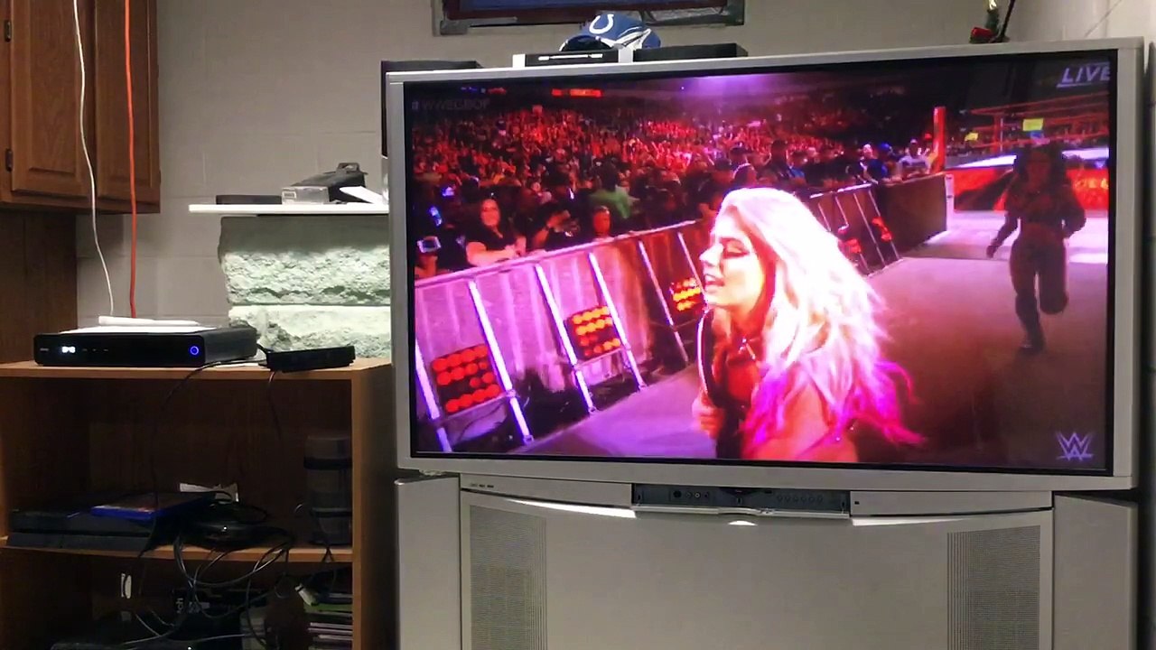 sasha banks wins by count out