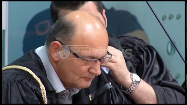 Ora News – Dëshmia e Ylvi Beqajt: Më ofruan 7 mln euro të tërheq padinë ndaj Shullazit