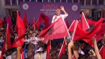 EDI RAMA MITING NE DURRES,AKUZA PER PUNESIMET NE PORT,“MOS E SHISNI DINJITETIN TEK LSI” LAJM