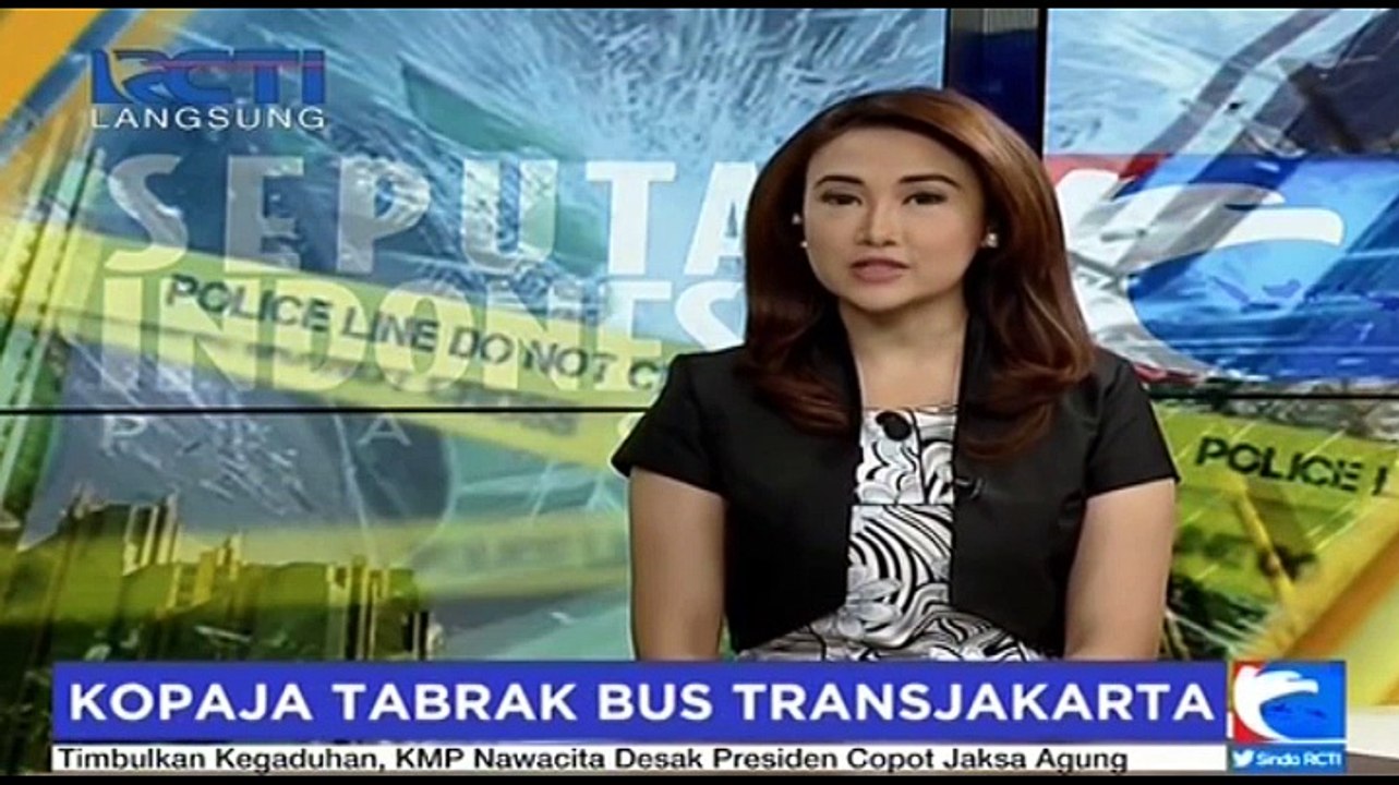 Nekat Terobos Jalur Busway, Kopaja Tabrak Bus Transjakarta