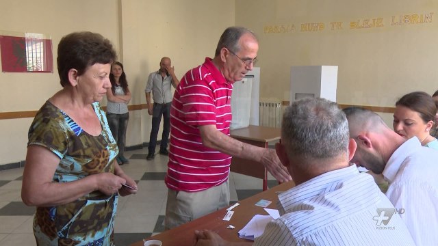 Proces i qetë në kryeqytet, raste të mungesës së emrave në listë - News, Lajme - Vizion Plus