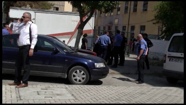 INCIDENTET GJATE DITES SE VOTIMIT, PS DHE LSI PERPLASEN NE VLORE, PLAGOSJE EDHE NE LEZHE LAJM