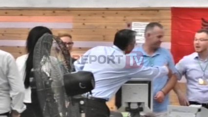 Report TV - Ambasadori Donald Lu në  KZAZ e njësisë 5