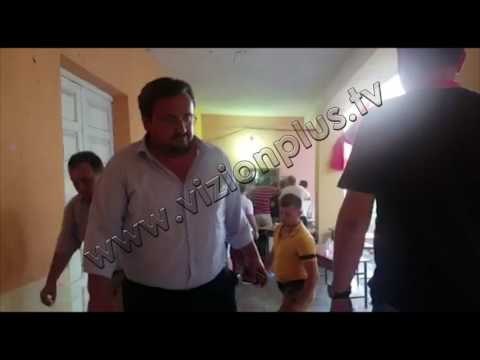 Përleshje dhe grushte mes komisionerëve në Kavajë - News, Lajme - Vizion Plus