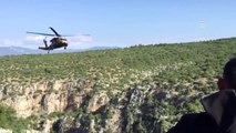 Kanyonda Mahsur Kalan Dağcılar Helikopterle Kurtarılıyor (1)