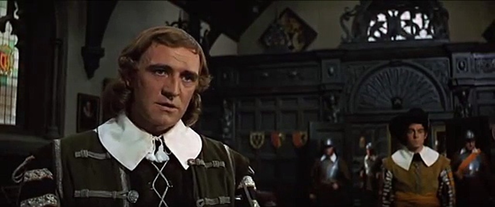 Oliver Cromwell arrests King Charles Richard Harris, Alec Guinness