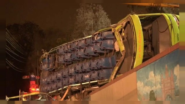 Al menos nueve muertos al volcar un autobús turístico en Perú