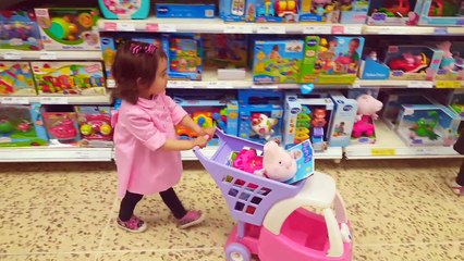 Download Video: En carro haciendo chica tienda de comestibles poco cerdo compras supermercado juguetes Mini peppa