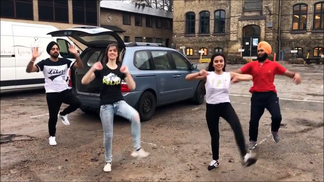 Amazing dance performance by Panjabi Dancer