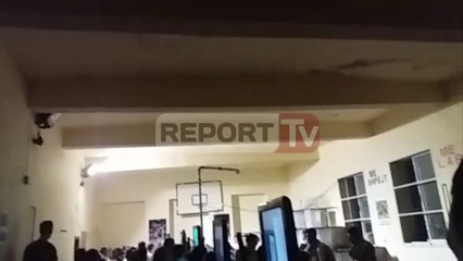 Report TV - Kavajë, ndërpritet numërimi, shkak ndërprerja e energjisë