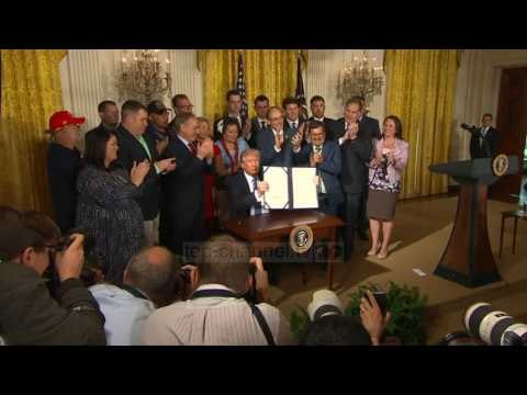 Tri dorëheqje nga CNN, Trump sulmon sërish mediet - Top Channel Albania - News - Lajme