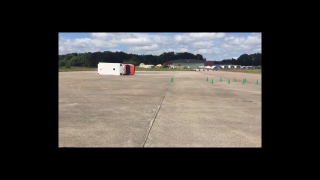 Ne comptez pas sur ces ambulanciers pour arriver rapidement si vous avez un soucis... FAIL