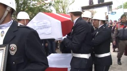 Şehit Eşinin Acısına Dayanamadı