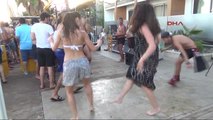 Alanya Tatilciler Plaj Partisinde Eğlendi
