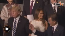Trump's awkward handshake with South Korean president