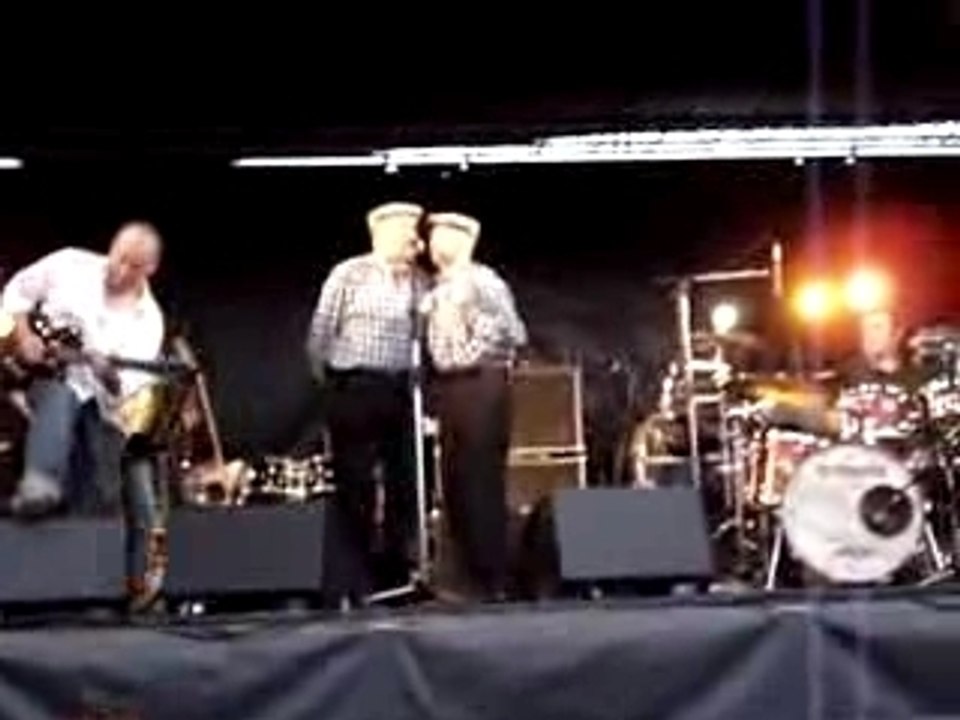Freres morvan + red cardell