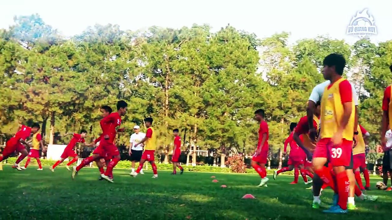 BLV QUANG HUY: "Hoàng Anh Gia Lai sẽ gây bất ngờ khi trở lại V.League 2017"