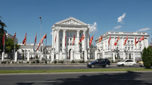 Села: Без законот за јазикот, не седиме во Владата