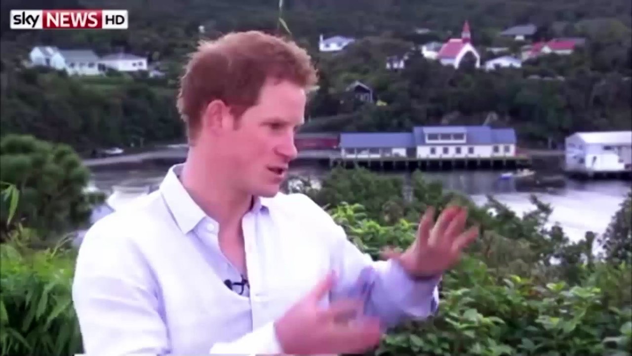 Prince Harry et Meghan Markle bientôt mariés ? La comédienne essaye des robes !