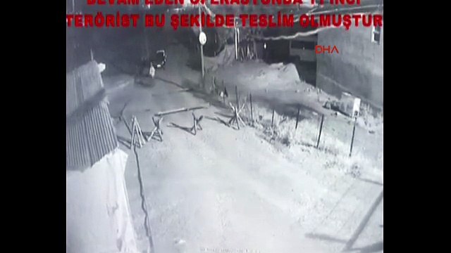 Teslim olan teröristlere yönelik haberleri radyodan dinledi sonra kendisi de teslim oldu