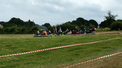 Course de Tracteur Tondeuse à Bérismenil 2017