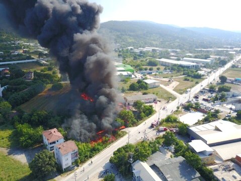 Boya Fabrikası Alev Alev