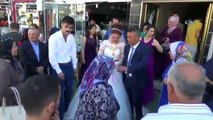 Damat Düğün Konvoyuyla Ehliyet Sınavına Gitti