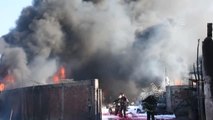 Boya Fabrikasında Yangın - Yangına Helikopterle Müdahale Ediliyor (6)