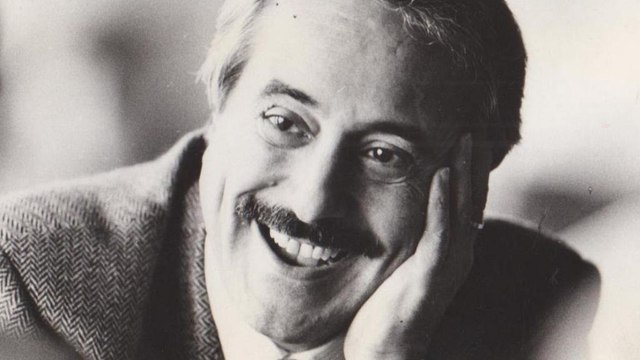 Palermo, decapitata la statua dedicata al magistrato Giovanni Falcone