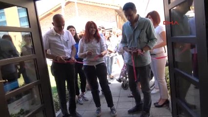 Eskişehir Anneler,resimlerini Sma'lı Çocuklar Için Sergiledi