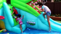 Patio trasero lucha gracioso gigante inflable recreo diapositiva nadando agua agua agua Spidermann