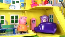 Enfants pour de clin doeil sur Nouveau russe série évasion Peppa Pig Pepa de jouets de Baba Yaga