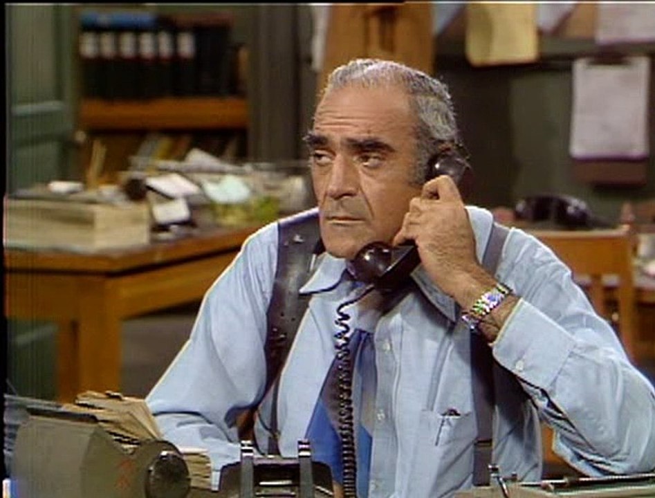 Barney Miller S03E13 Community Relations