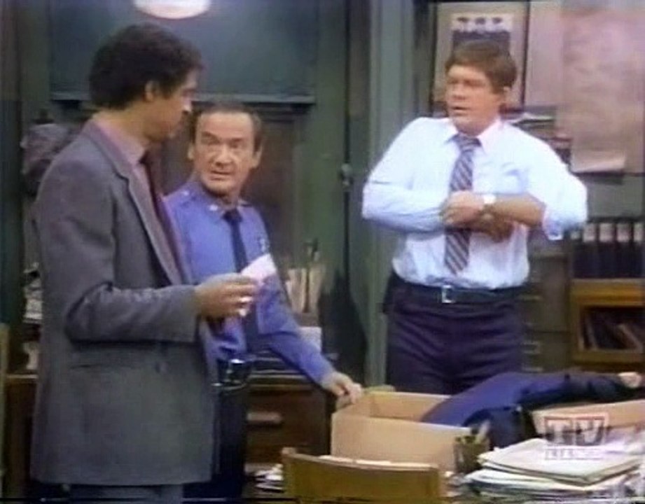 Barney Miller S07E20 The Vests