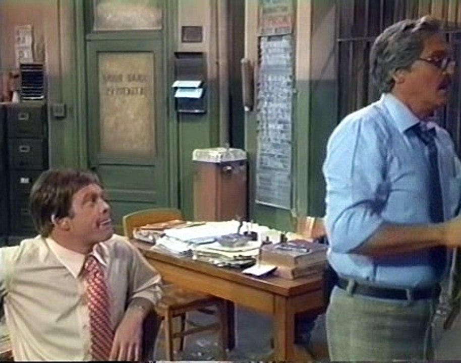 Barney Miller S08E03 The Car