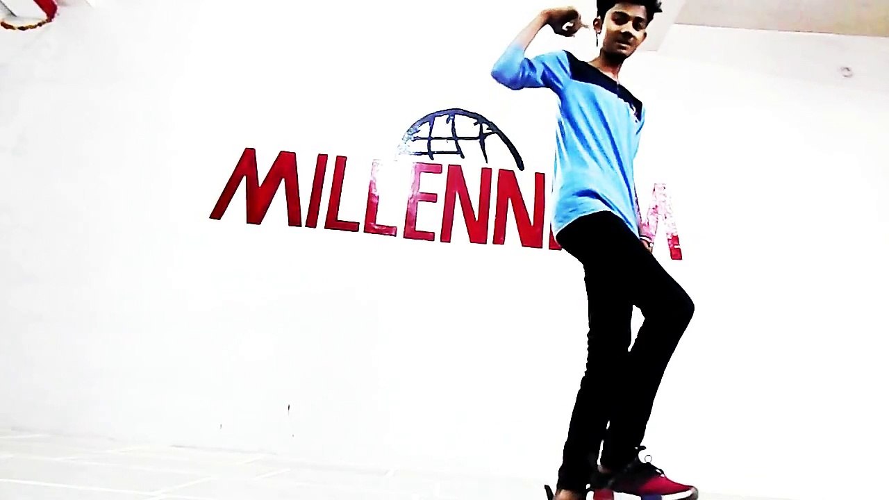 Aise Na Dekh Millind Gaba RAJ SONI REPER POPING DANCE