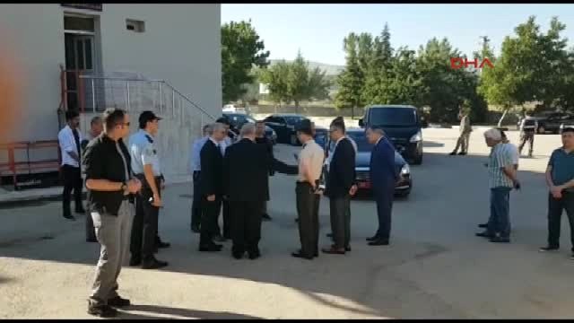 Manisa Cinnet Geçiren Asker Koğuşu Taradı 3 Şehit