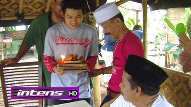 Main Bola Bergaya Alay, Evelyn Nyindir Seseorang? - CumiFlash 11 Juli 2017