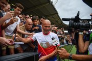 L'ovation du public d'Ernest Wallon à la sortie de Zinedine Zidane